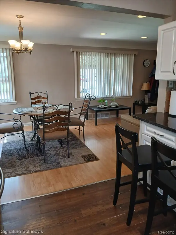 24670 Gardner ST, Oak Park, MI 48237