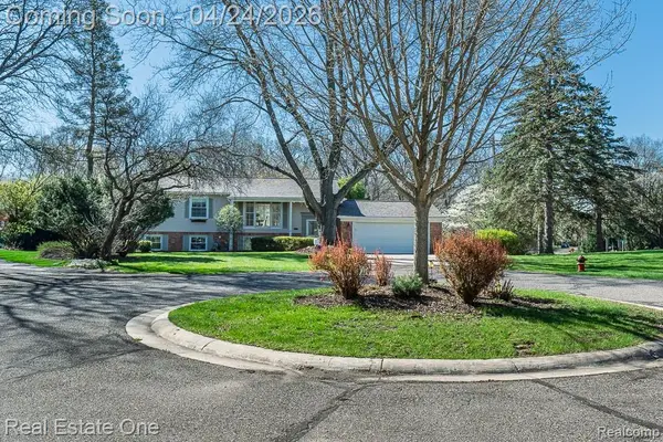 1841 Fair Oak CT, Rochester Hills, MI 48309