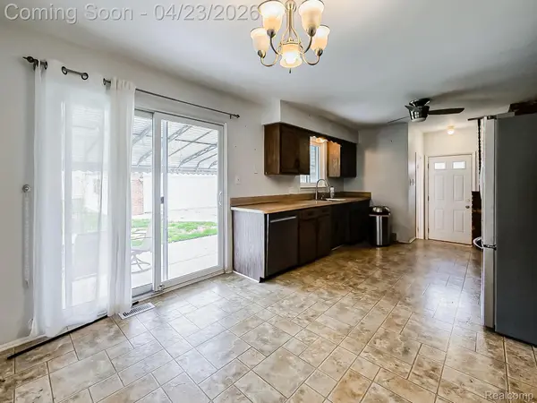 26177 Cunningham DR, Warren, MI 48091