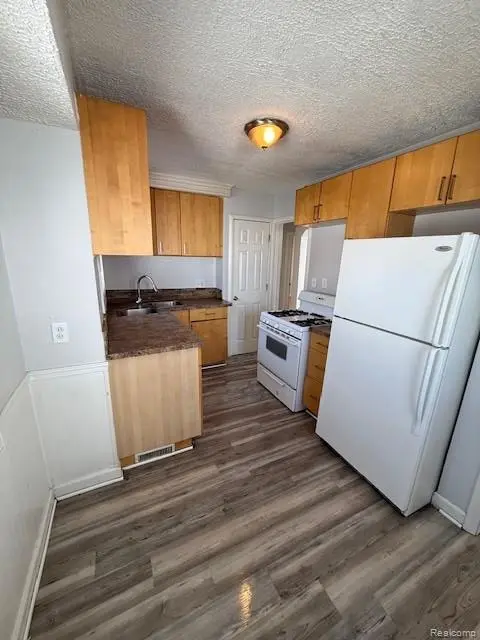 21760 Gascony AVE, Eastpointe, MI 48021