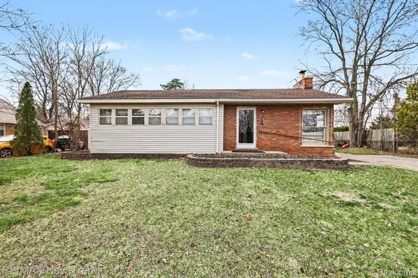 2174 Middlebelt RD, West Bloomfield Charter Township, MI 48324