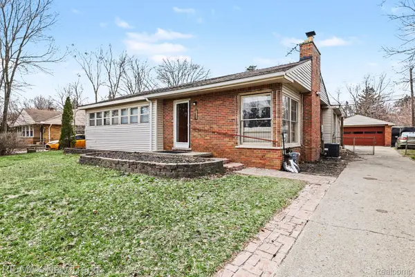 2174 Middlebelt RD, West Bloomfield Charter Township, MI 48324