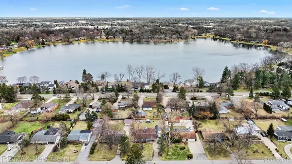 2174 Middlebelt RD, West Bloomfield Charter Township, MI 48324