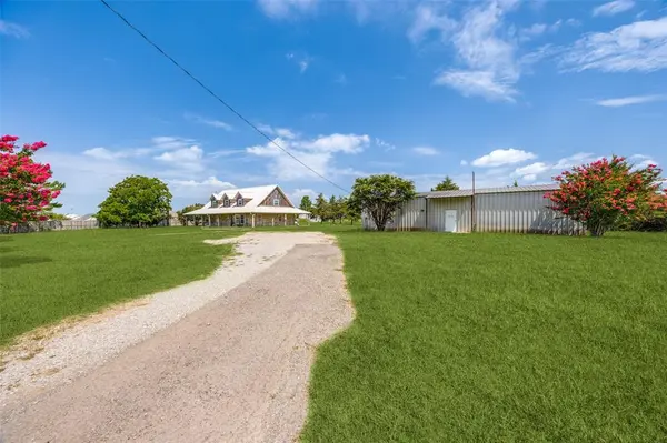 330 County Road 2904, Dodd City, TX 75438