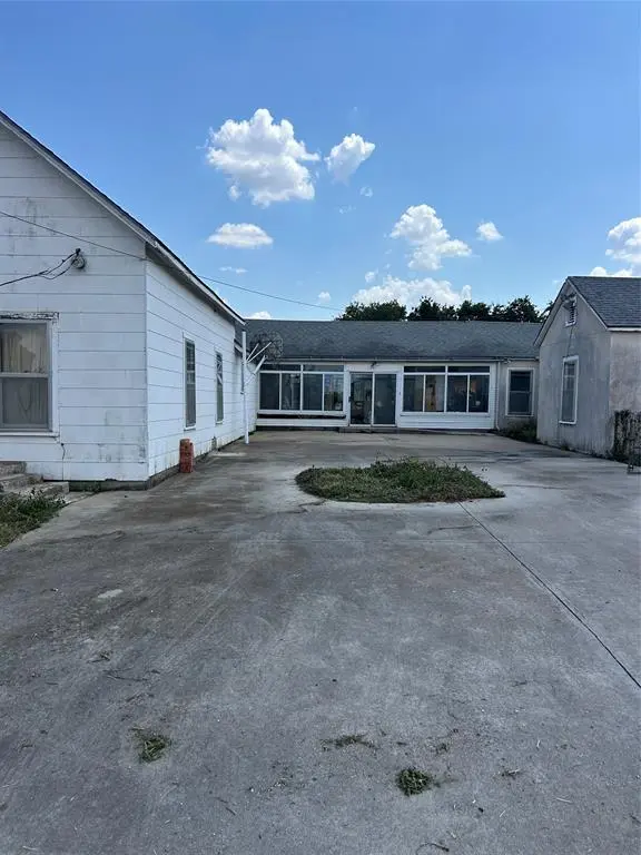 199 N Main Street, Rhome, TX 76078