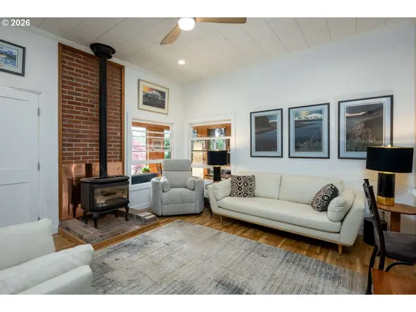 1511 JQ ADAMS ST, Oregon City, OR 97045