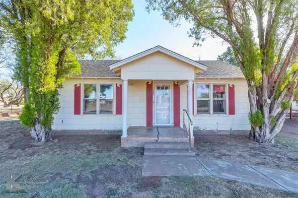 405 S Hinton Street, Benjamin, TX 79505