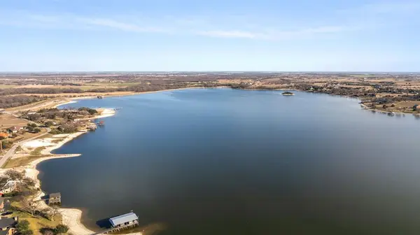 139 Lakeshore Drive, Waxahachie, TX 75165