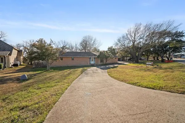 139 Lakeshore Drive, Waxahachie, TX 75165