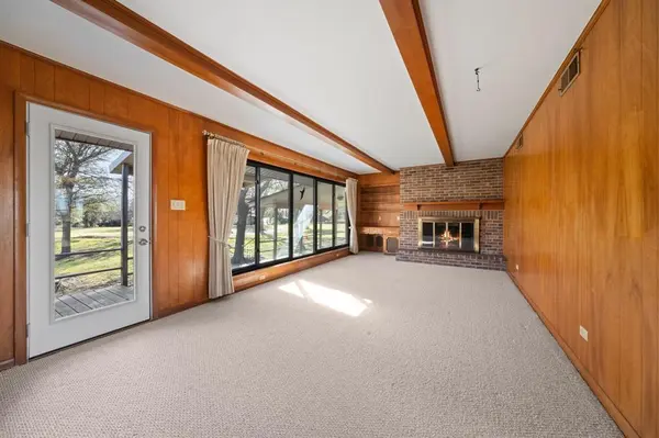 139 Lakeshore Drive, Waxahachie, TX 75165