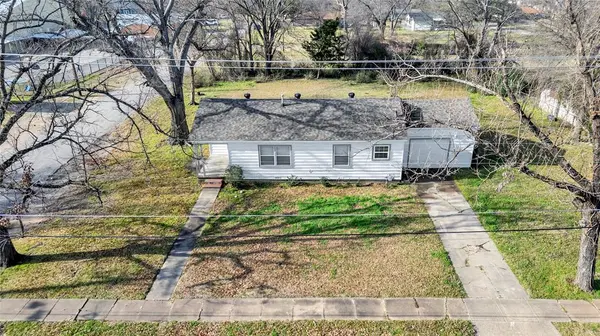 901 Johnson Street, Terrell, TX 75160