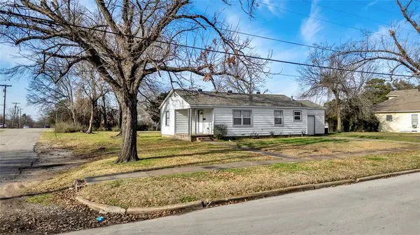 901 Johnson Street, Terrell, TX 75160