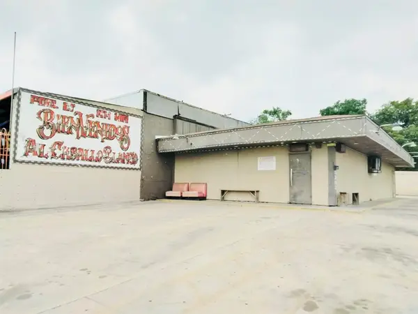 3203 N Main Street, Fort Worth, TX 76106