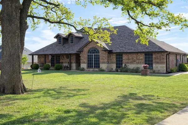 104 Smokey Branch, Weatherford, TX 76085