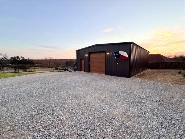 104 Smokey Branch, Weatherford, TX 76085