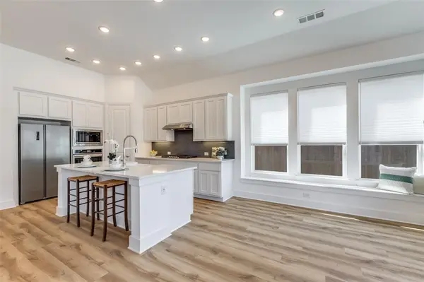 1616 Mcdougall Creek, Van Alstyne, TX 75495