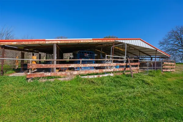 713 DE LA CRUZ Street, Weatherford, TX 76085