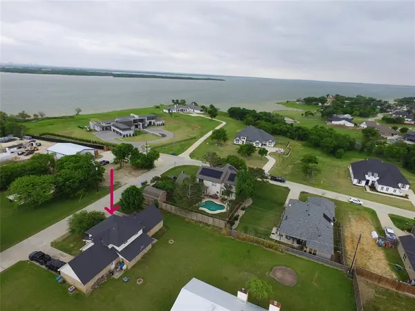 405 Shoreline Drive, Lakewood Village, TX 75068