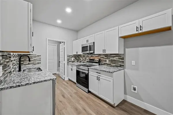 6147 Shawnee Drive, Mabank, TX 75156