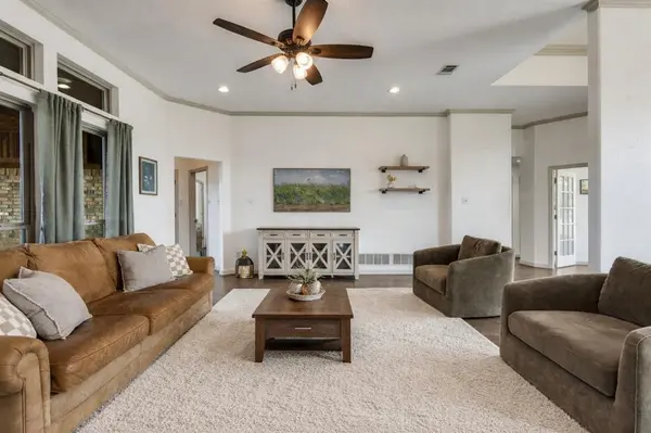 897 Cypress Point Drive, Gunter, TX 75058