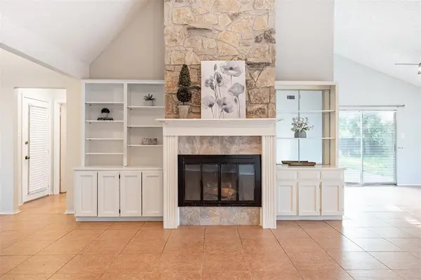 1102 St Croix Court, Arlington, TX 76012