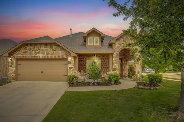 1033 Rustic Oak Way, Burleson, TX 76028