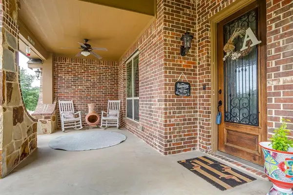 1033 Rustic Oak Way, Burleson, TX 76028