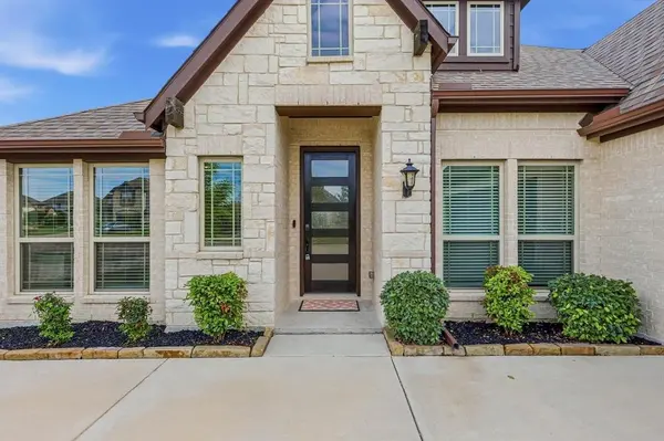 4054 Grove Valley Road, Midlothian, TX 76065