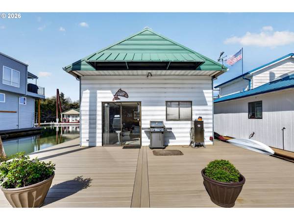 19609 NE Marine DR #D3, Portland, OR 97230