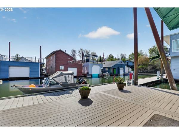 19609 NE Marine DR #D3, Portland, OR 97230