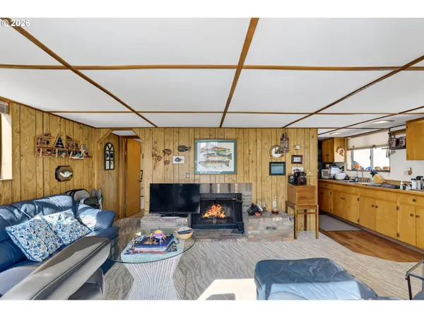 19609 NE Marine DR #D3, Portland, OR 97230