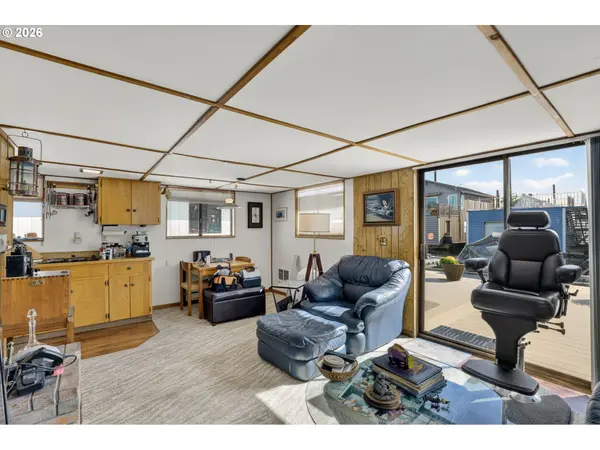 19609 NE Marine DR #D3, Portland, OR 97230