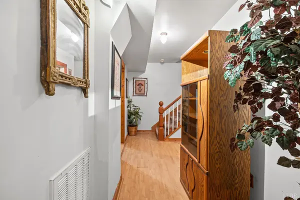 26 Braddock LN, Shipman, VA 22971