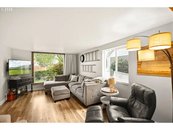 1322 NW DOMENICO DR, Roseburg, OR 97471