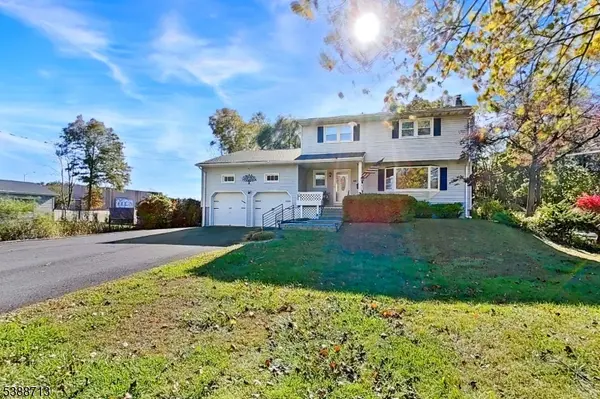 54 Mapledale Ave, Roxbury Twp., NJ 07876