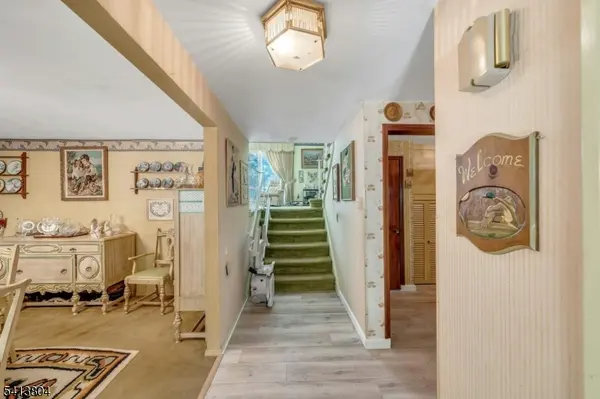 75 Cherokee Ave, Allendale Boro, NJ 07401