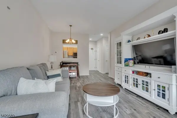 5320 Richmond Rd #320, West Milford Twp., NJ 07480