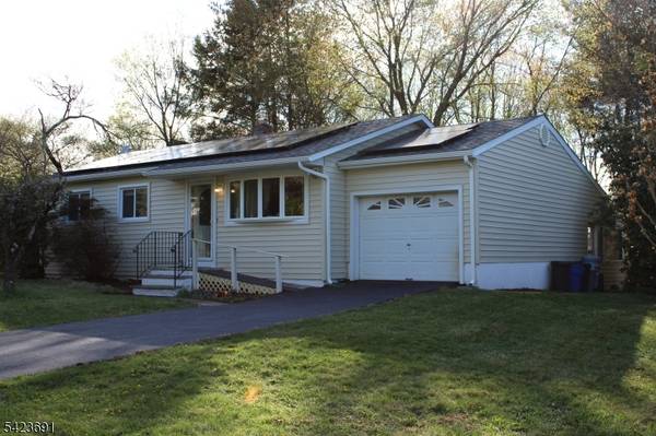 12 Mary Ann Rd, Jefferson Twp., NJ 07438