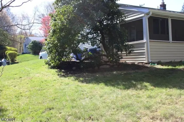 12 Mary Ann Rd, Jefferson Twp., NJ 07438