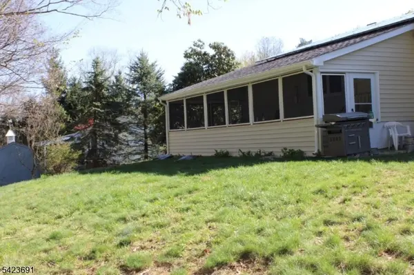 12 Mary Ann Rd, Jefferson Twp., NJ 07438