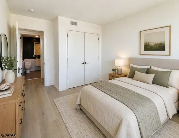 258 S Harrison St #1407, East Orange City, NJ 07018