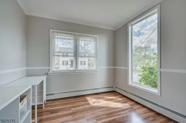 35 Edgewood Ter, South Bound Brook Boro, NJ 08880