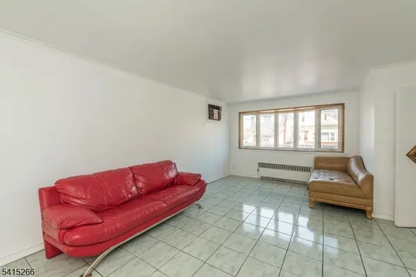 136 W 56Th St, Bayonne City, NJ 07002