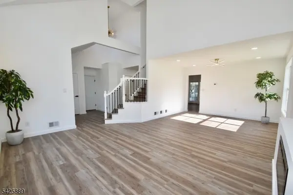 13 Apple Ridge Rd, Vernon Twp., NJ 07461