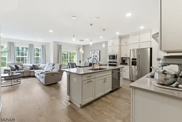 44 Dahlia Dr, Warren Twp., NJ 07059