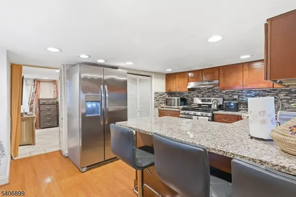 65 Cambridge St, East Orange City, NJ 07018