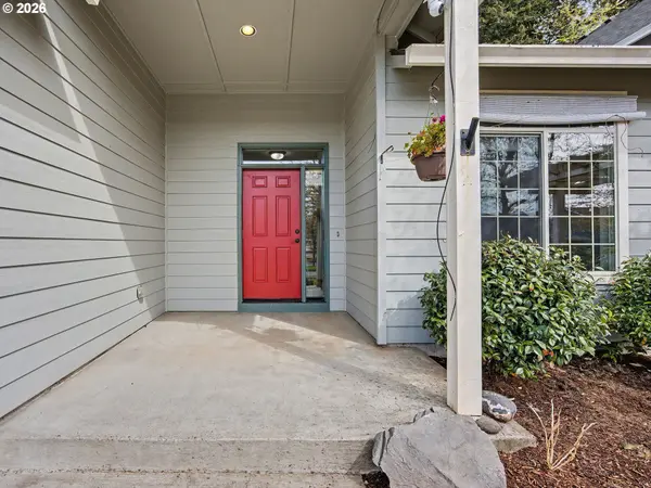 18368 MEADOW AVE, Sandy, OR 97055