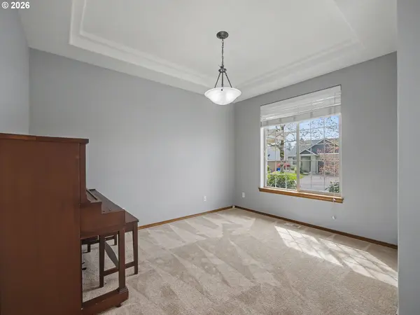 18368 MEADOW AVE, Sandy, OR 97055