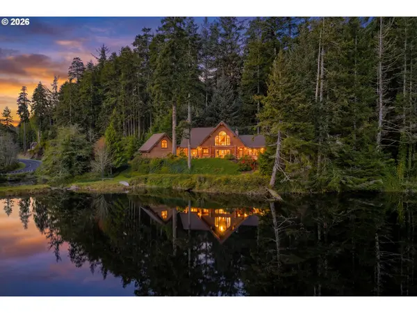 5441 LITTLE WOAHINK DR, Florence, OR 97439