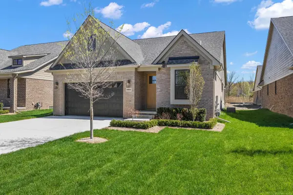 5872 Willow Grove DR, Troy, MI 48085